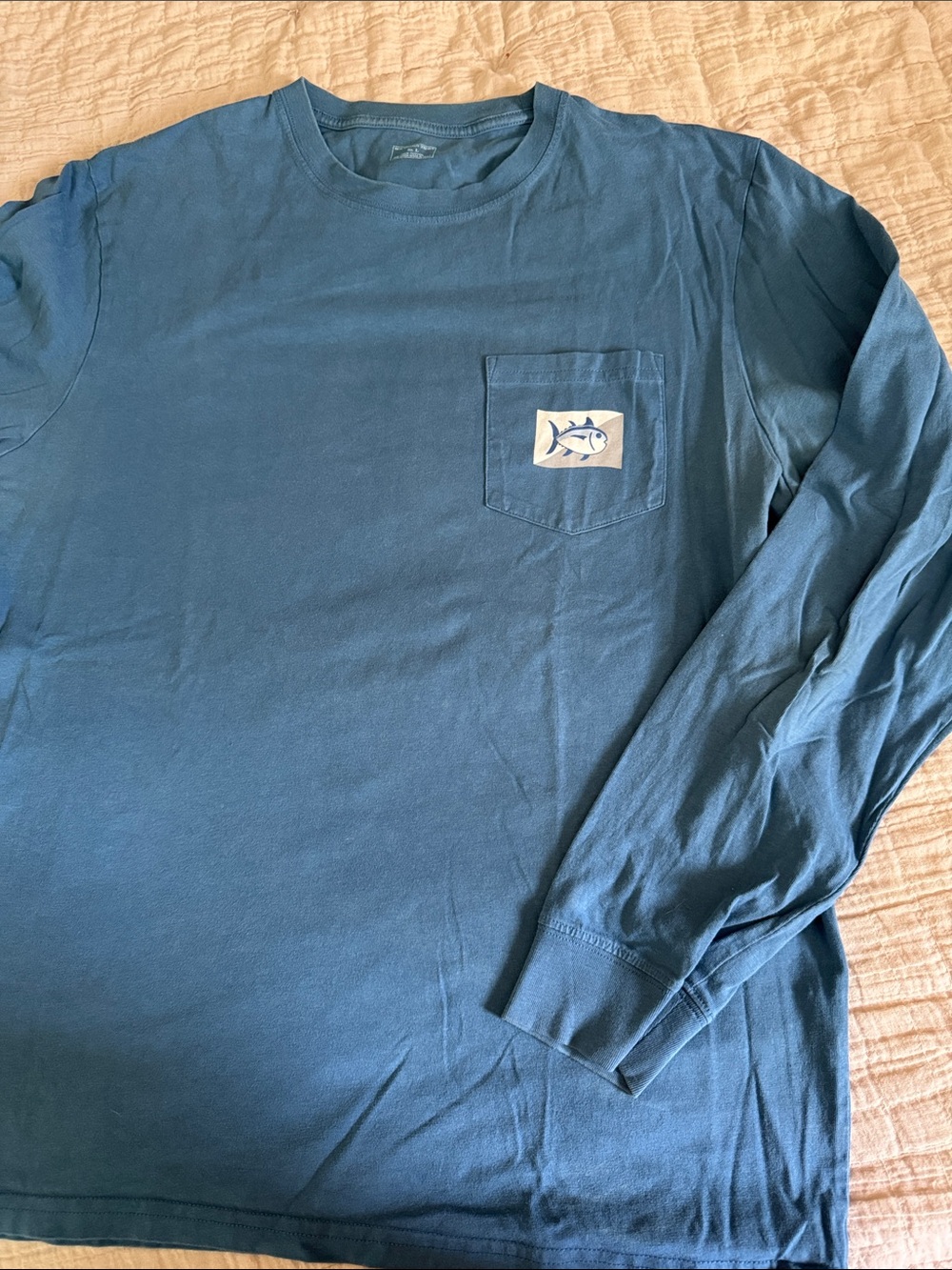 Southern Tide Men's Long-Sleeve Pocket Tee in Slate Blue with Fish Patch